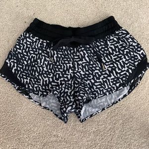 LULULEMON - Hotty hot short